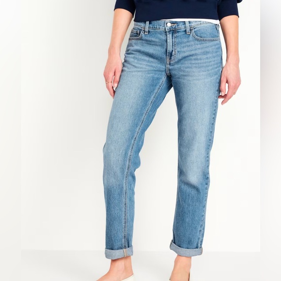 Old Navy Denim - NWT Old Navy medium wash Boyfriend Jeans 22